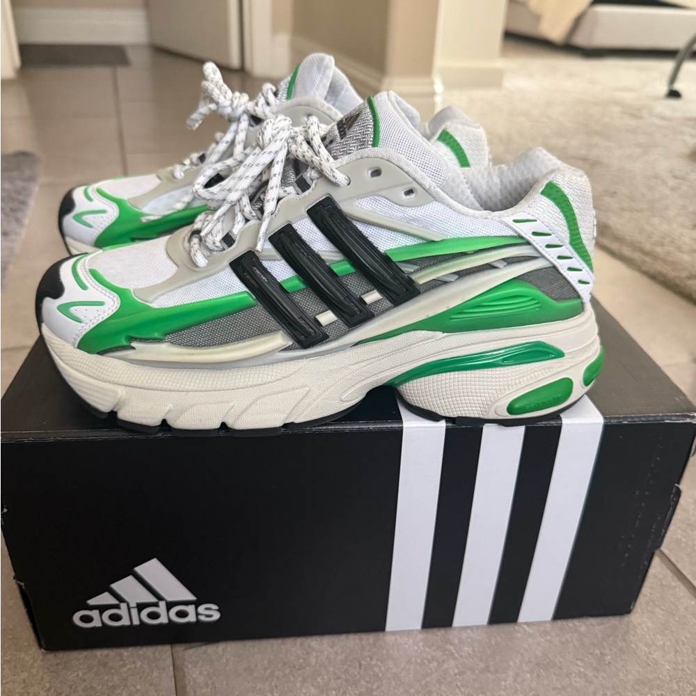 Adidas Virginia Pharrell Jellyfish